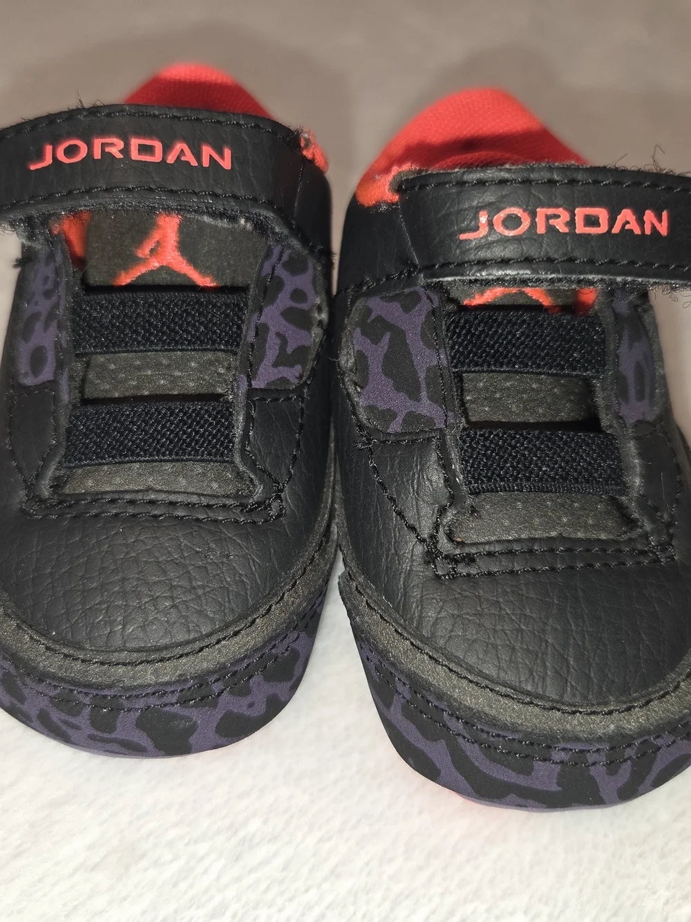 Jordan Babies Black & Red Low-Top Sneakers